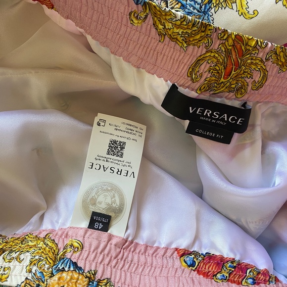 AUTHENTIC VERSACE Men's Tresor De La Mer Silk Shorts Runway - Picture 6 of 12